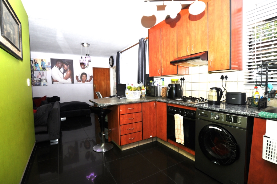 2 Bedroom Property for Sale in Vorna Valley Gauteng