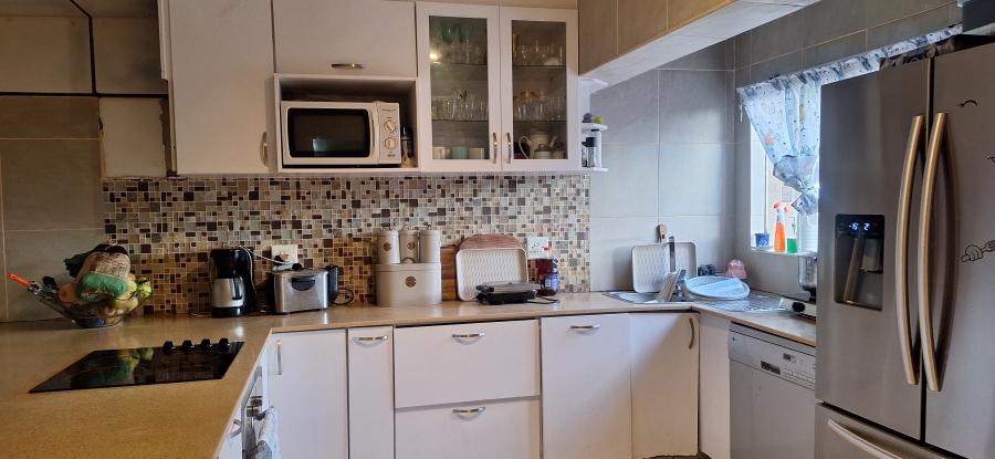 2 Bedroom Property for Sale in Edleen Gauteng
