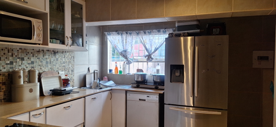 2 Bedroom Property for Sale in Edleen Gauteng