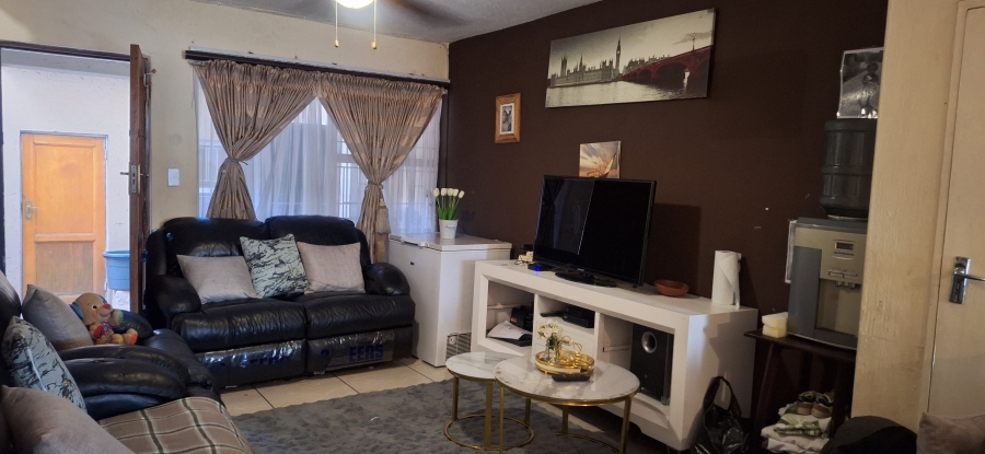 2 Bedroom Property for Sale in Edleen Gauteng