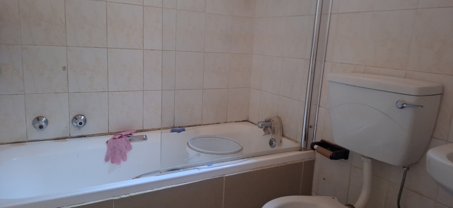 2 Bedroom Property for Sale in Edleen Gauteng