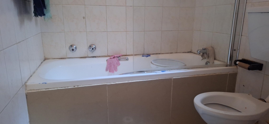 2 Bedroom Property for Sale in Edleen Gauteng