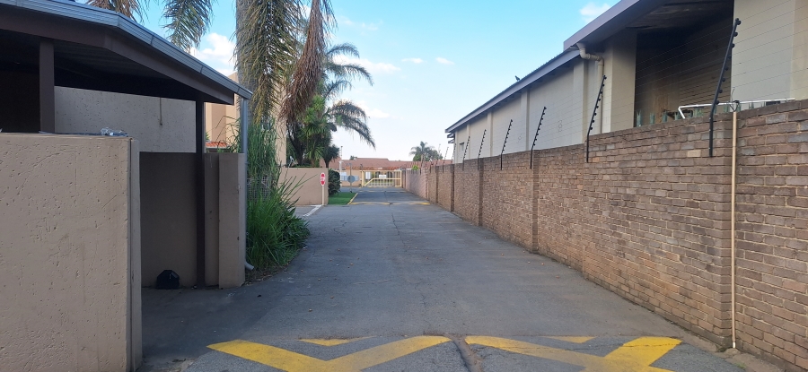 2 Bedroom Property for Sale in Edleen Gauteng