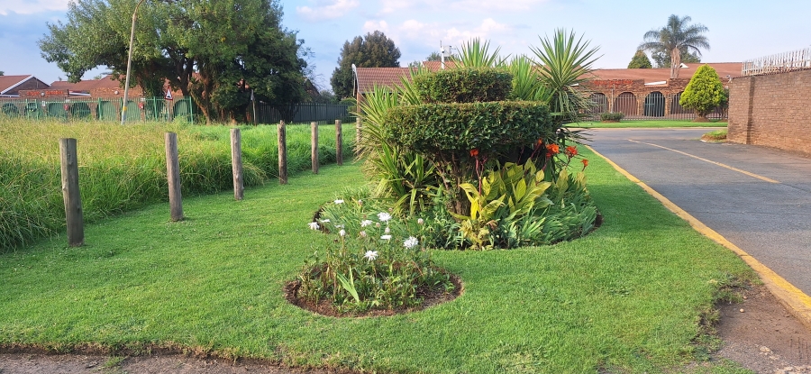 2 Bedroom Property for Sale in Edleen Gauteng