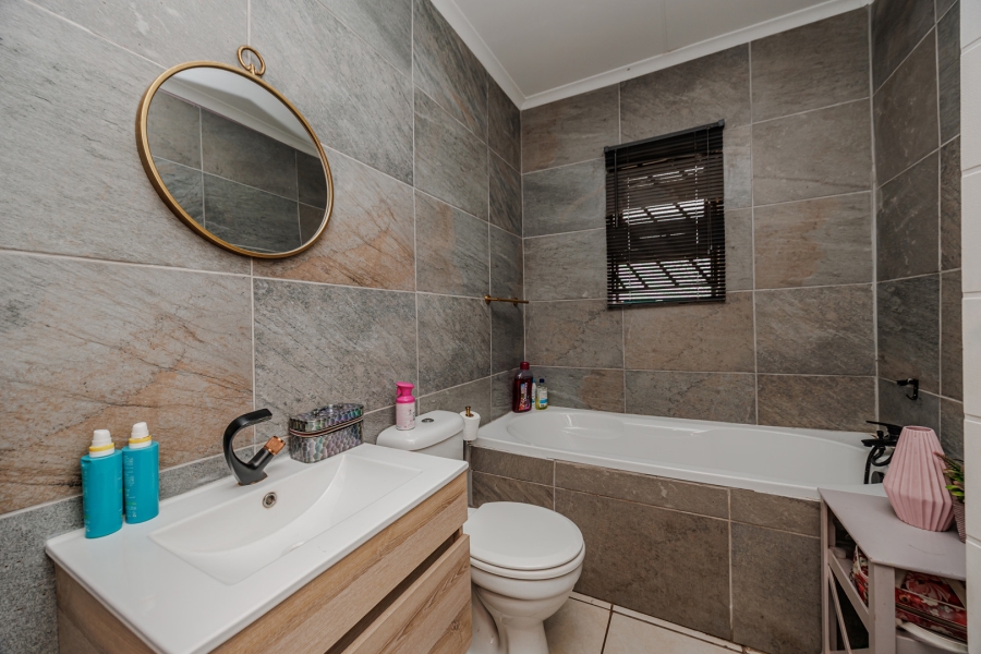 3 Bedroom Property for Sale in Princess A H Gauteng