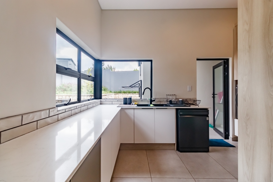 5 Bedroom Property for Sale in Midstream Estate Gauteng