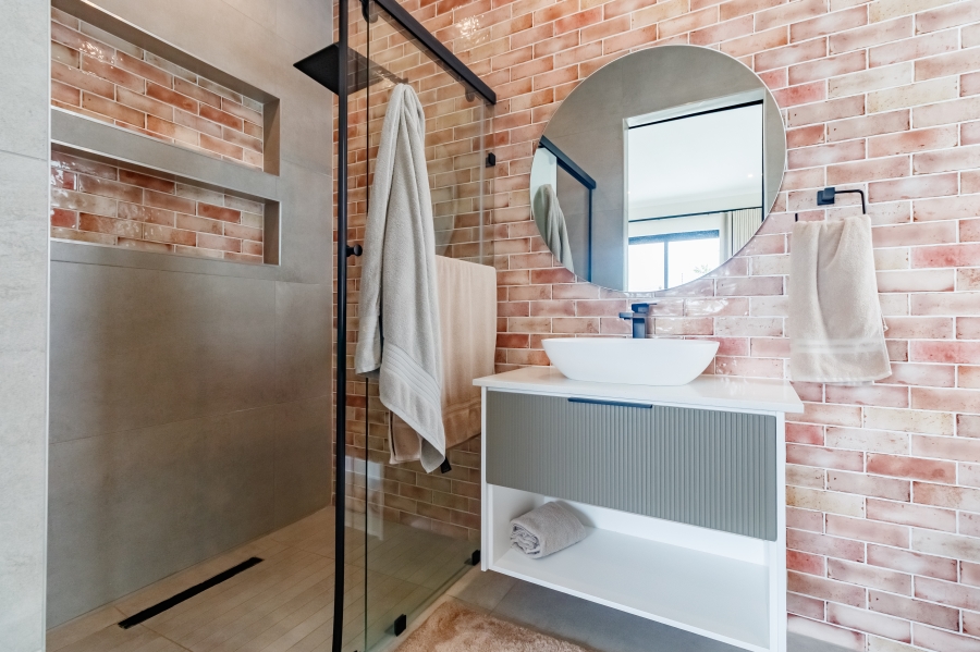 5 Bedroom Property for Sale in Midstream Estate Gauteng