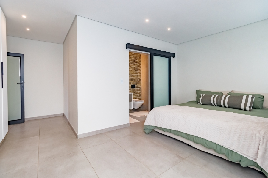 5 Bedroom Property for Sale in Midstream Estate Gauteng