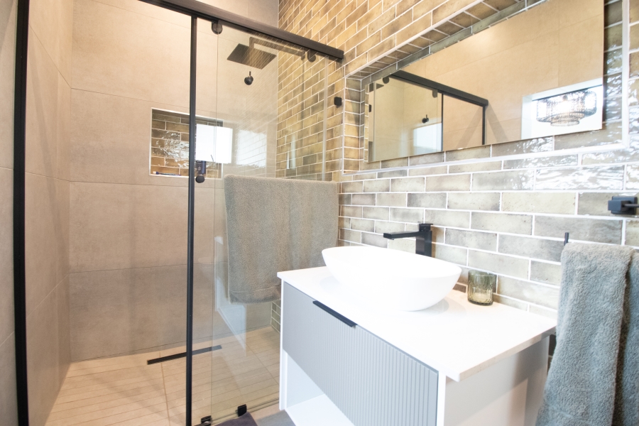 5 Bedroom Property for Sale in Midstream Estate Gauteng