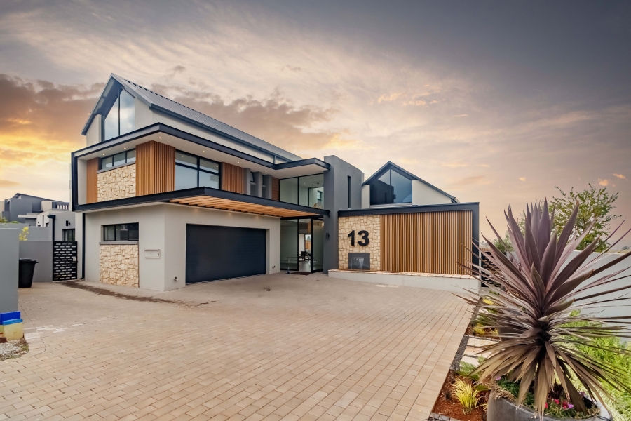 5 Bedroom Property for Sale in Midstream Estate Gauteng