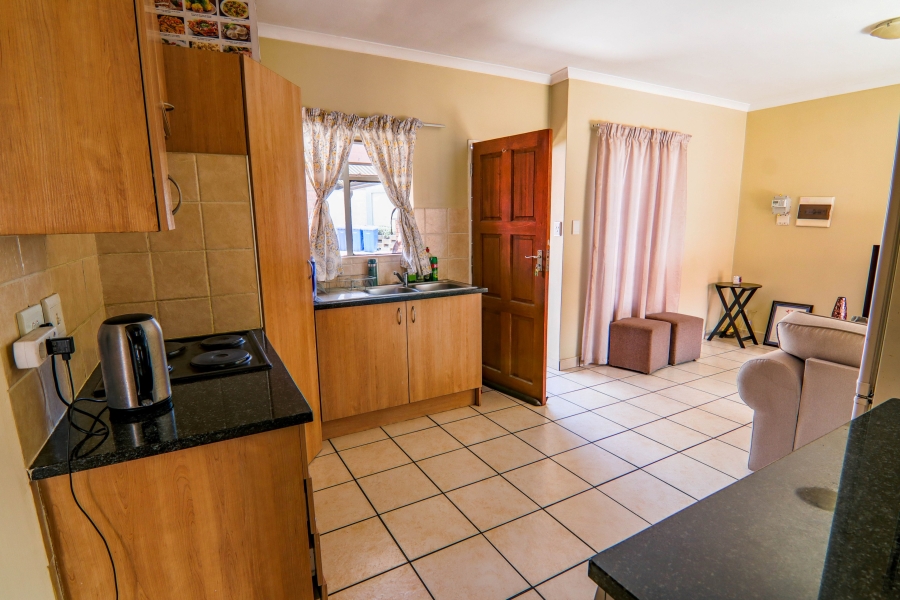 2 Bedroom Property for Sale in Kosmosdal Gauteng