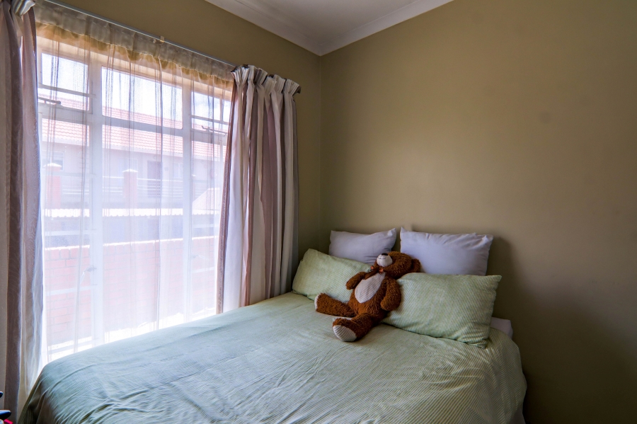 2 Bedroom Property for Sale in Kosmosdal Gauteng