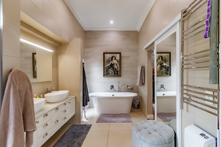 4 Bedroom Property for Sale in Midstream Ridge Gauteng