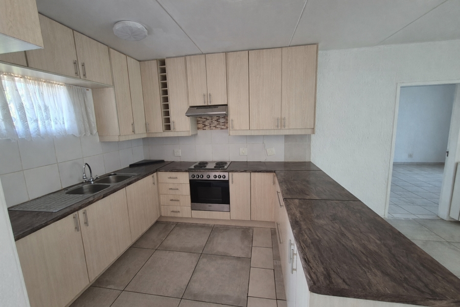 1 Bedroom Property for Sale in Mulbarton Gauteng
