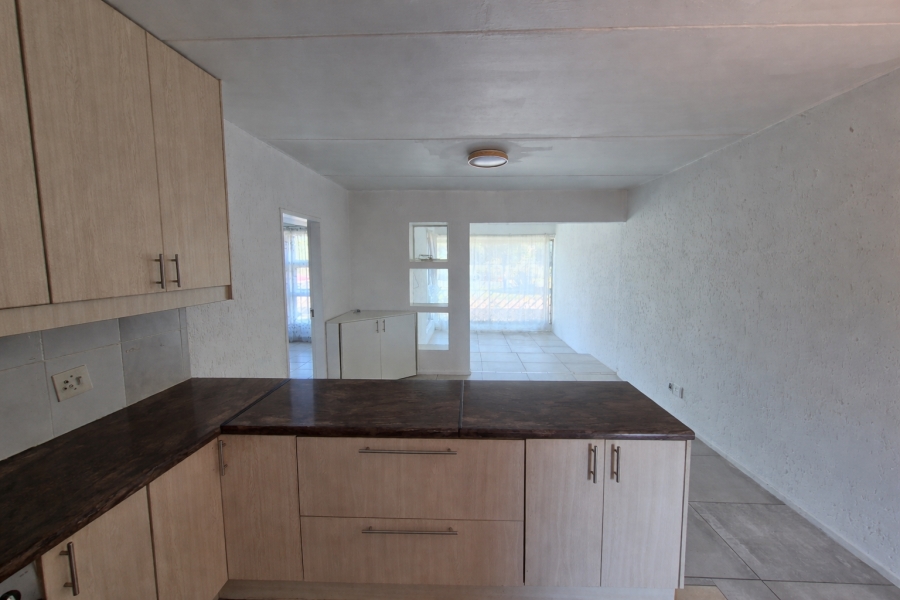 1 Bedroom Property for Sale in Mulbarton Gauteng