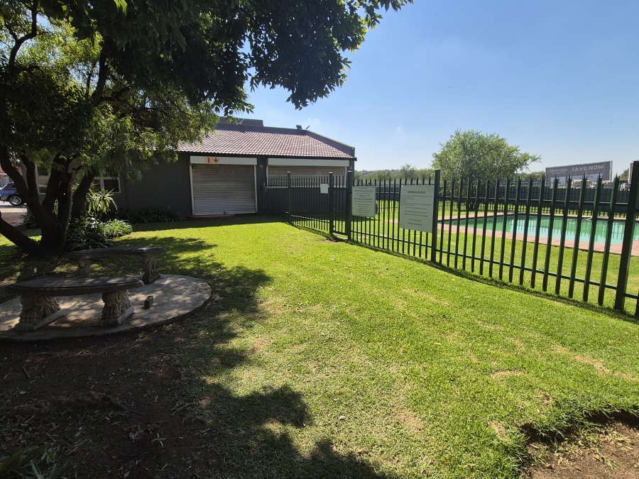 1 Bedroom Property for Sale in Mulbarton Gauteng
