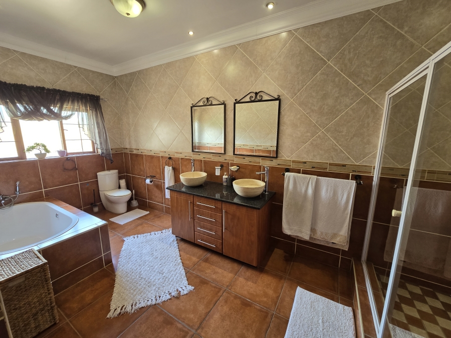 To Let 4 Bedroom Property for Rent in Pebble Rock Golf Village Gauteng