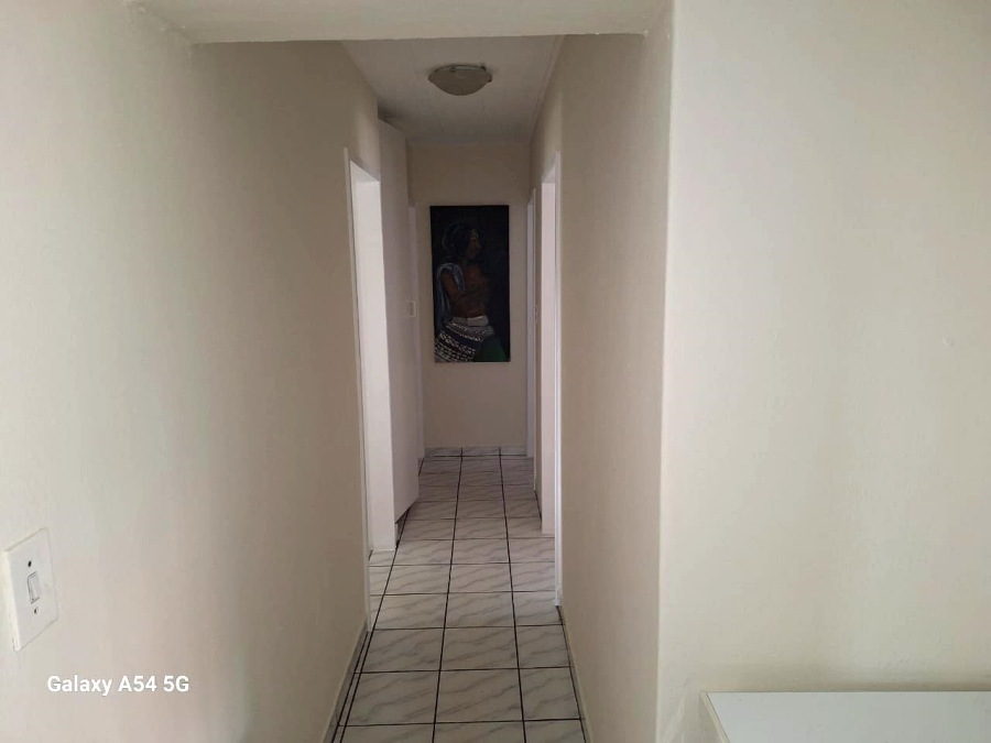To Let 3 Bedroom Property for Rent in Radiokop Gauteng