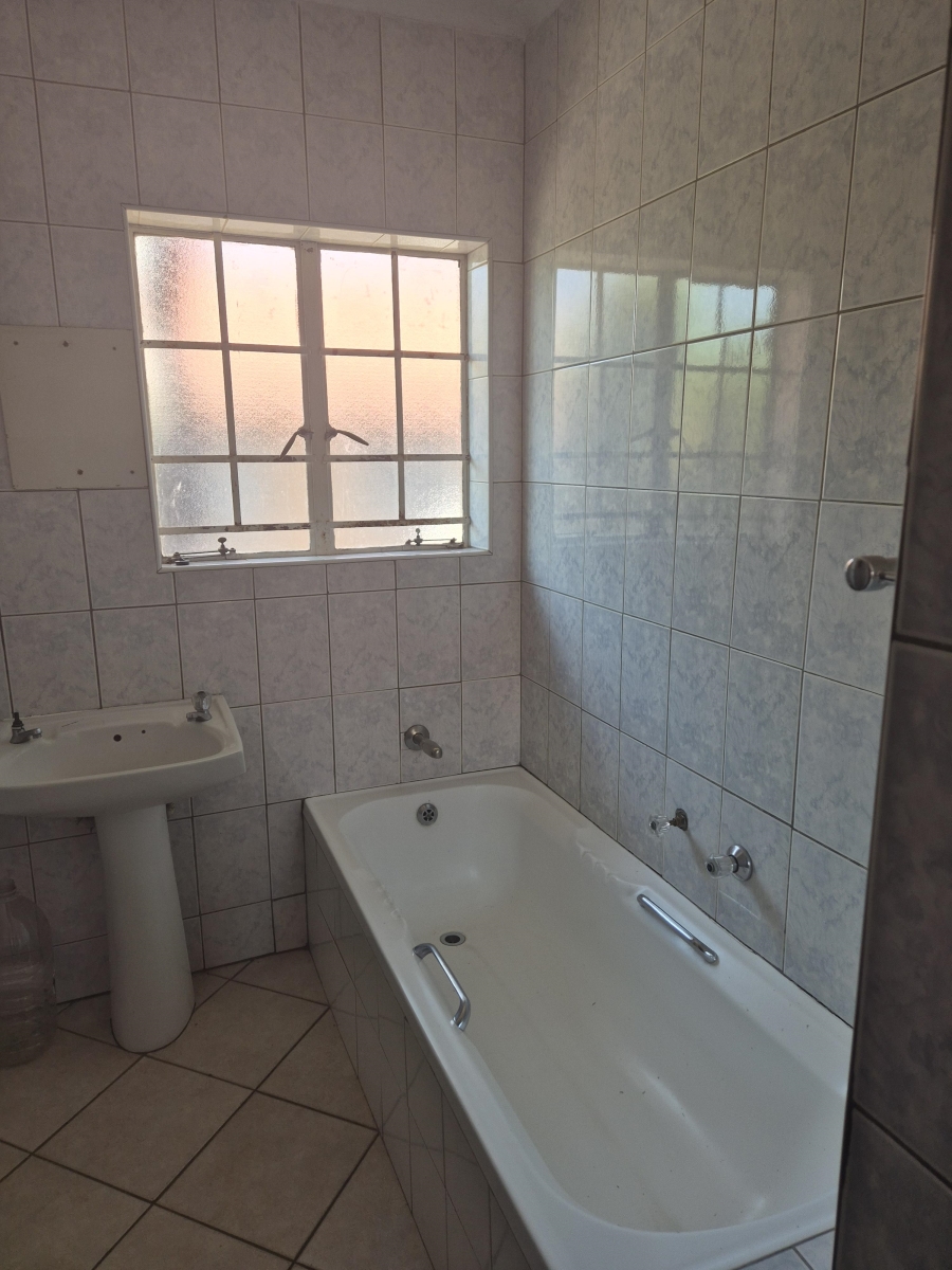 3 Bedroom Property for Sale in Glenvista Gauteng