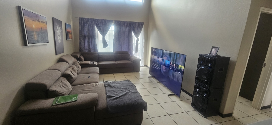2 Bedroom Property for Sale in Greenstone Hill Gauteng