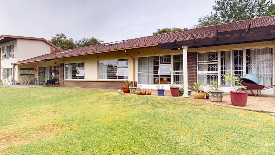 5 Bedroom Property for Sale in Lambton Gauteng