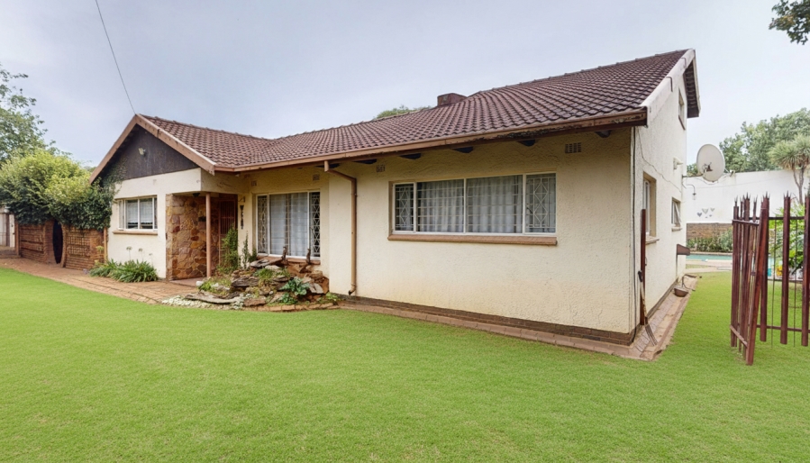 5 Bedroom Property for Sale in Lambton Gauteng