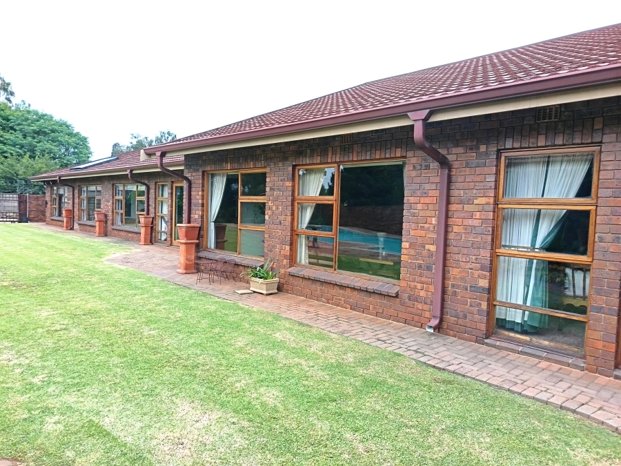 4 Bedroom Property for Sale in Kenleaf Gauteng