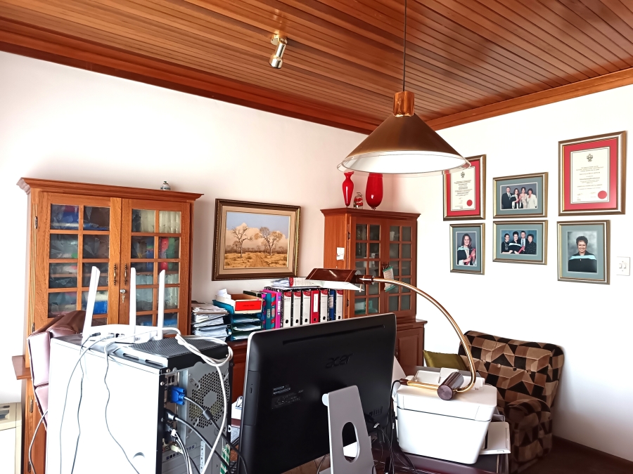 4 Bedroom Property for Sale in Kenleaf Gauteng