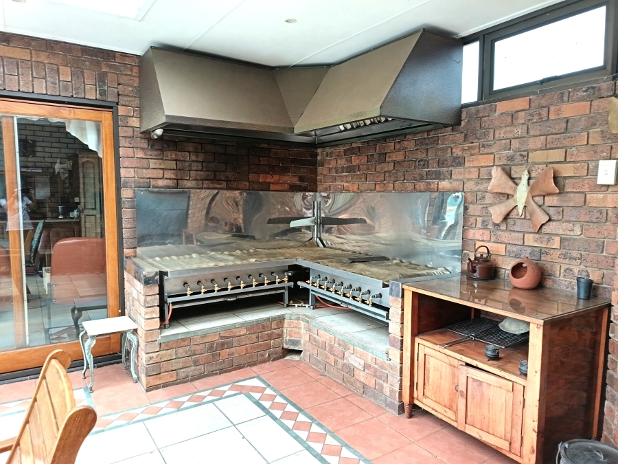 4 Bedroom Property for Sale in Kenleaf Gauteng