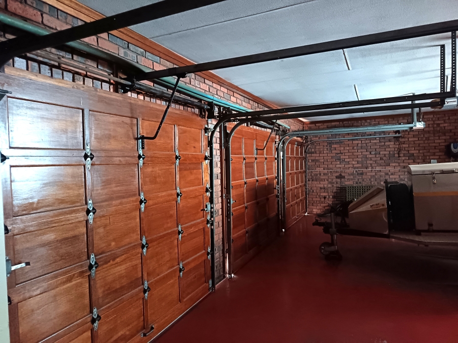 4 Bedroom Property for Sale in Kenleaf Gauteng