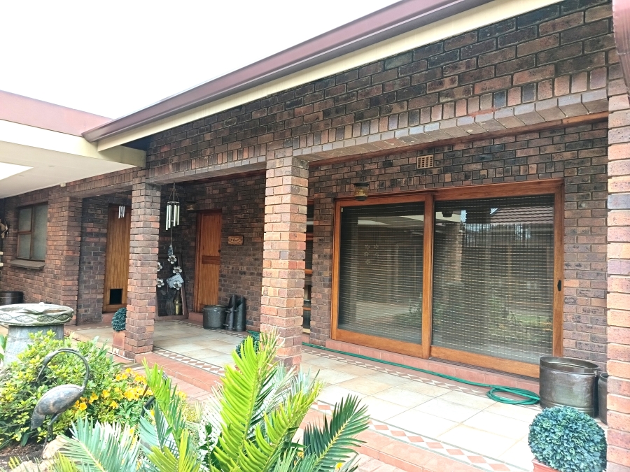 4 Bedroom Property for Sale in Kenleaf Gauteng