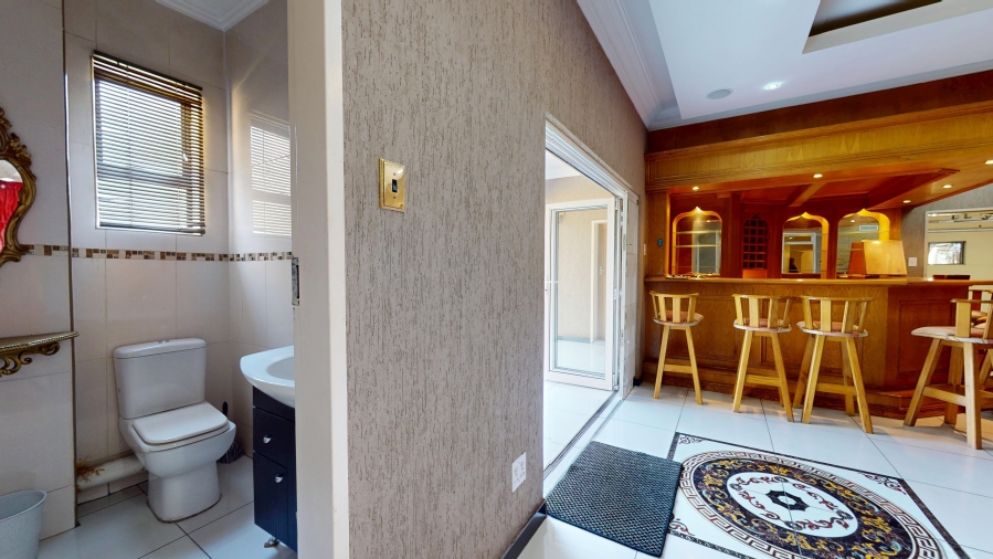 5 Bedroom Property for Sale in Denlee Gauteng