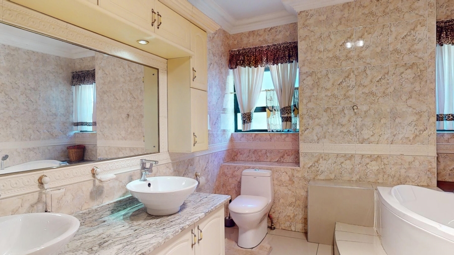 5 Bedroom Property for Sale in Denlee Gauteng