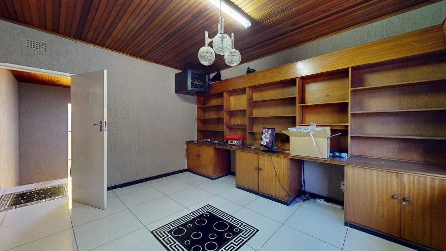 5 Bedroom Property for Sale in Denlee Gauteng