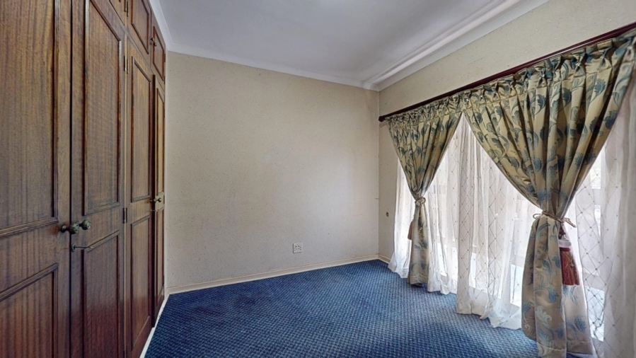 5 Bedroom Property for Sale in Denlee Gauteng