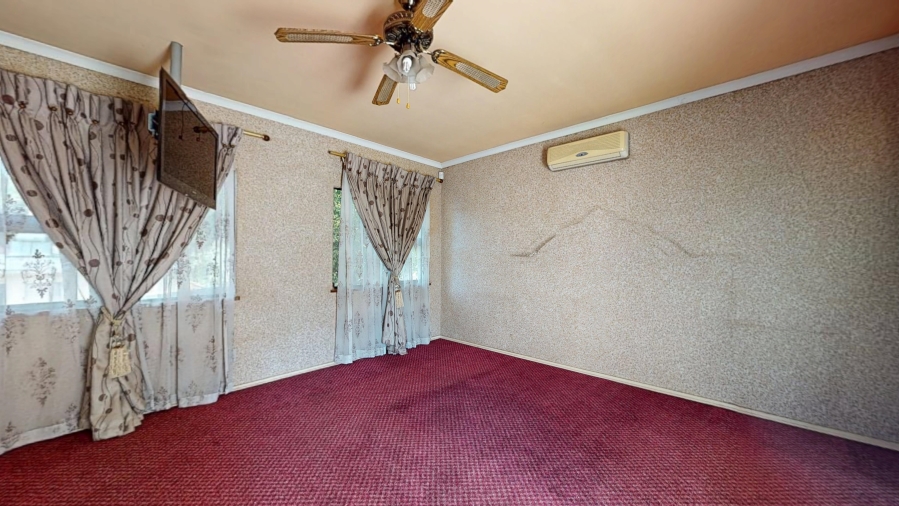 5 Bedroom Property for Sale in Denlee Gauteng