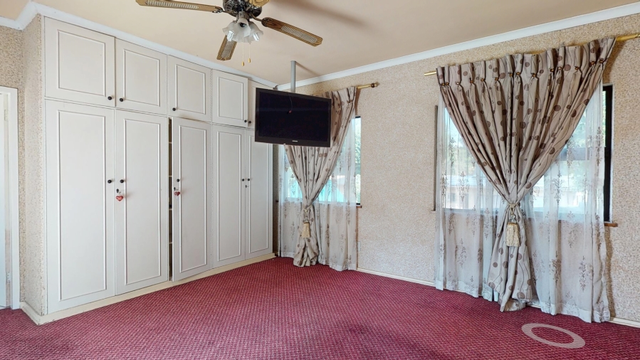 5 Bedroom Property for Sale in Denlee Gauteng