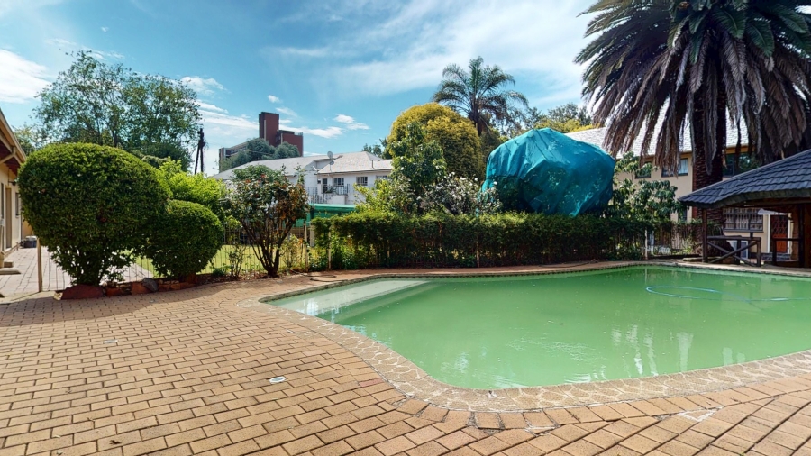 5 Bedroom Property for Sale in Denlee Gauteng