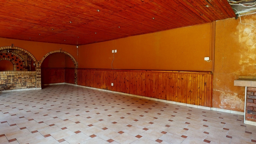 5 Bedroom Property for Sale in Denlee Gauteng