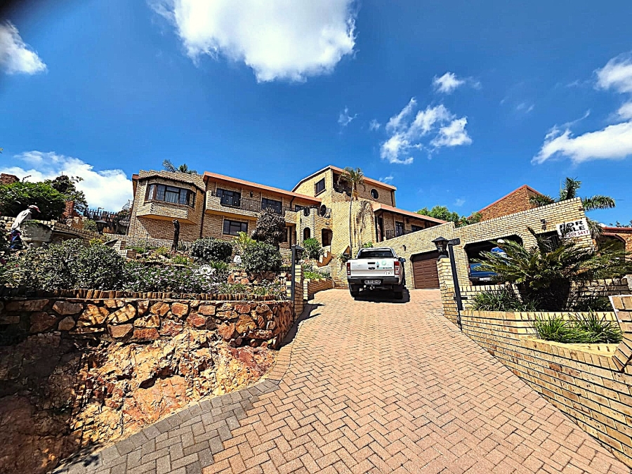 4 Bedroom Property for Sale in Magalieskruin Gauteng