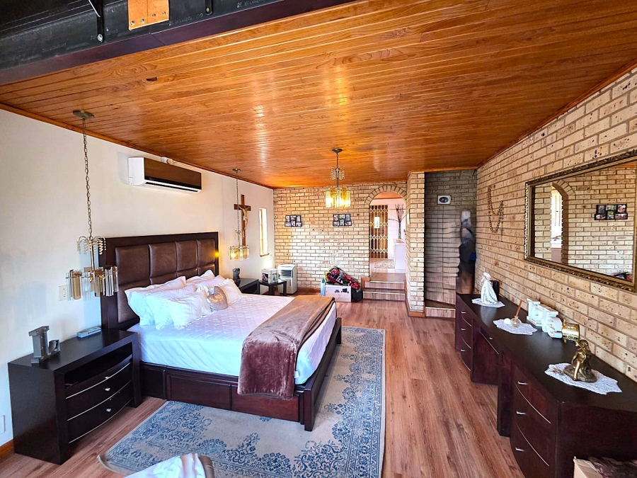 4 Bedroom Property for Sale in Magalieskruin Gauteng