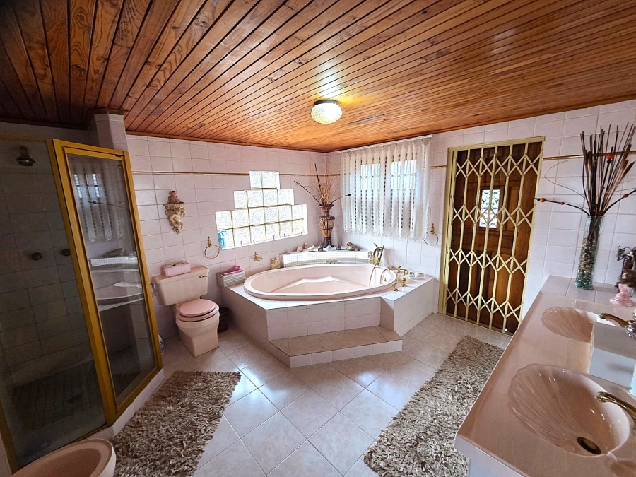 4 Bedroom Property for Sale in Magalieskruin Gauteng