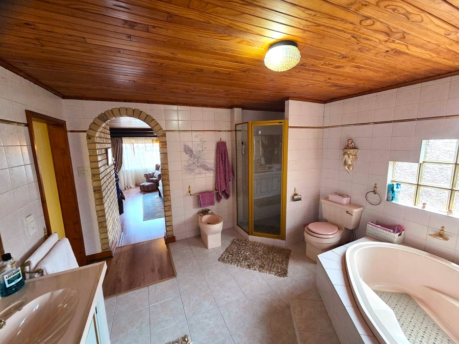 4 Bedroom Property for Sale in Magalieskruin Gauteng