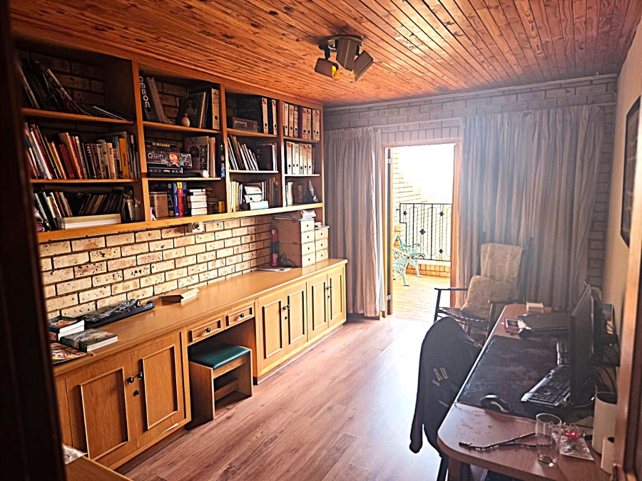 4 Bedroom Property for Sale in Magalieskruin Gauteng