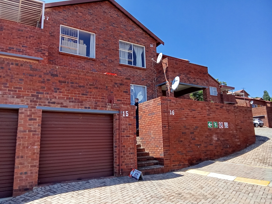 2 Bedroom Property for Sale in Wilro Park Gauteng