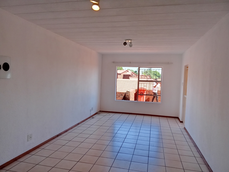 2 Bedroom Property for Sale in Wilro Park Gauteng