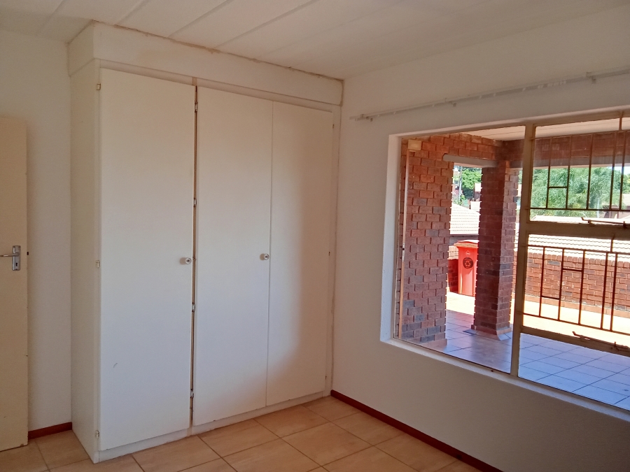 2 Bedroom Property for Sale in Wilro Park Gauteng