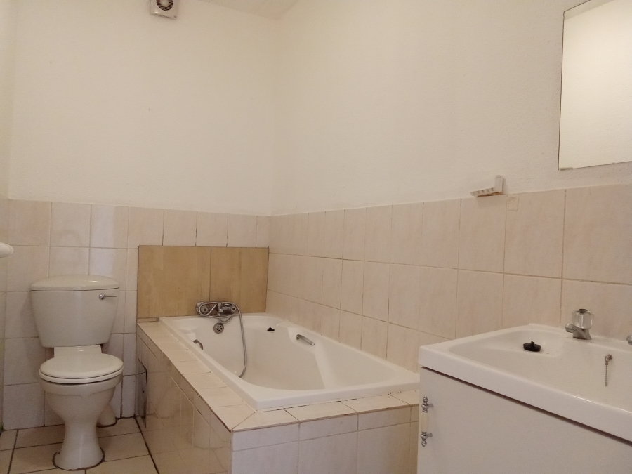 2 Bedroom Property for Sale in Wilro Park Gauteng