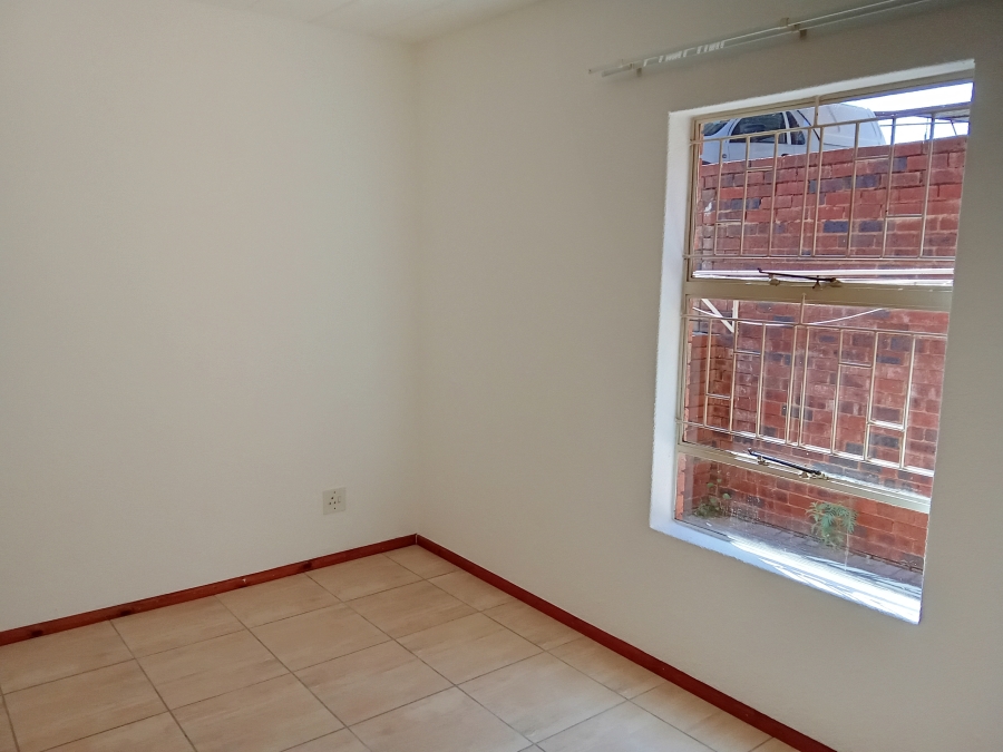 2 Bedroom Property for Sale in Wilro Park Gauteng