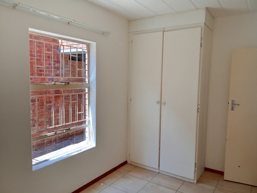 2 Bedroom Property for Sale in Wilro Park Gauteng